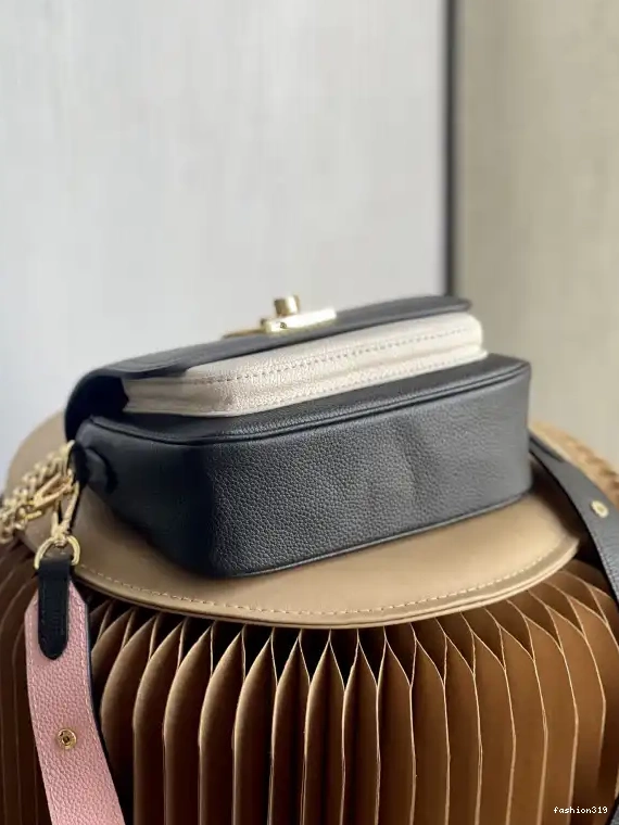 TENDER LOUIS VUITTON LOCKME 0423